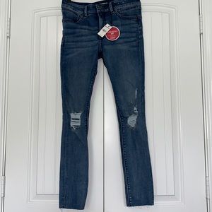 Woman’s Express Denim Ankle Legging Jeans